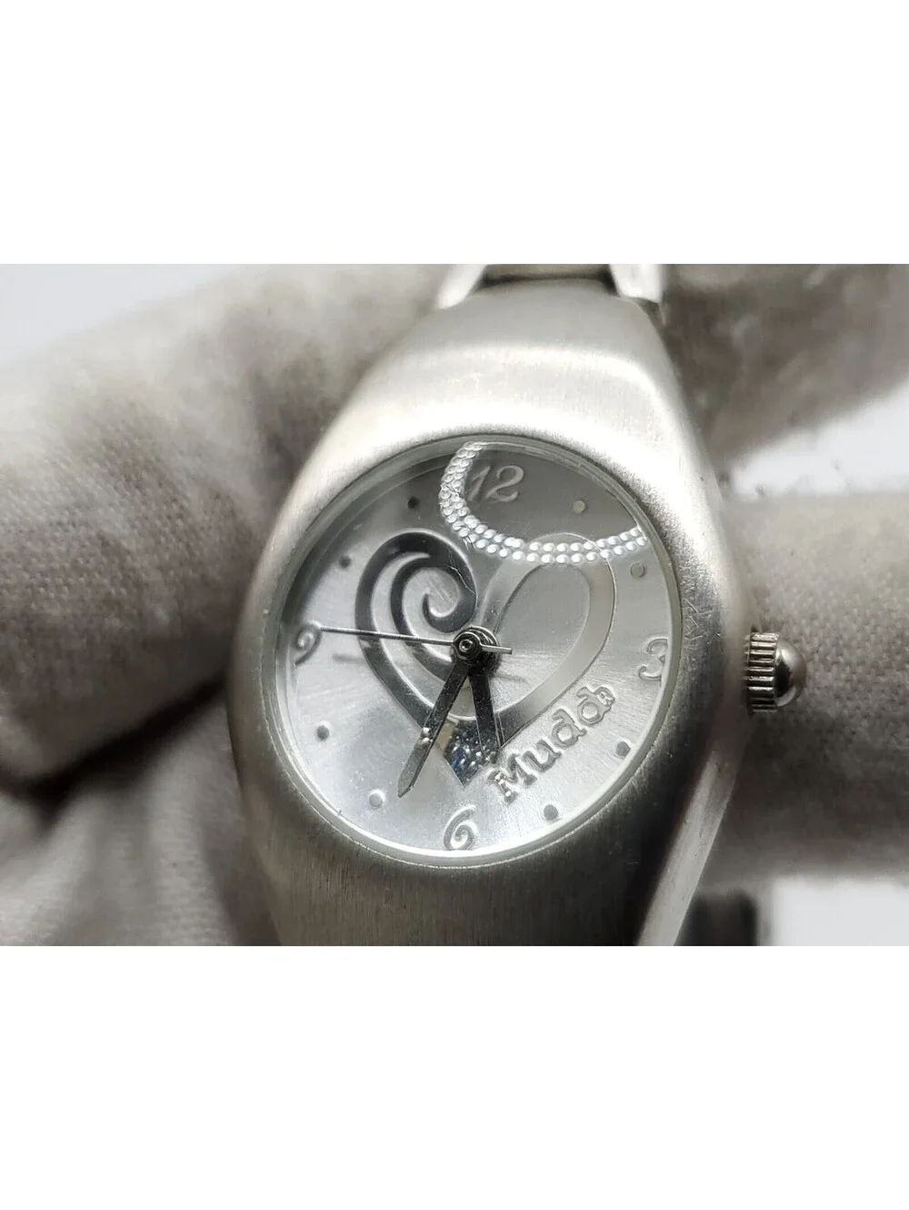Mudd Heart Shape Dial Quartz Watch New Battery Silver Tone 24mm